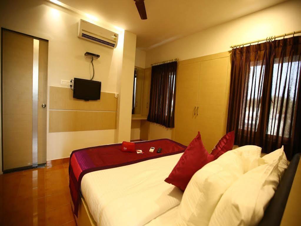 Oyo 968 Hotel Poigai Chennai Bagian luar foto