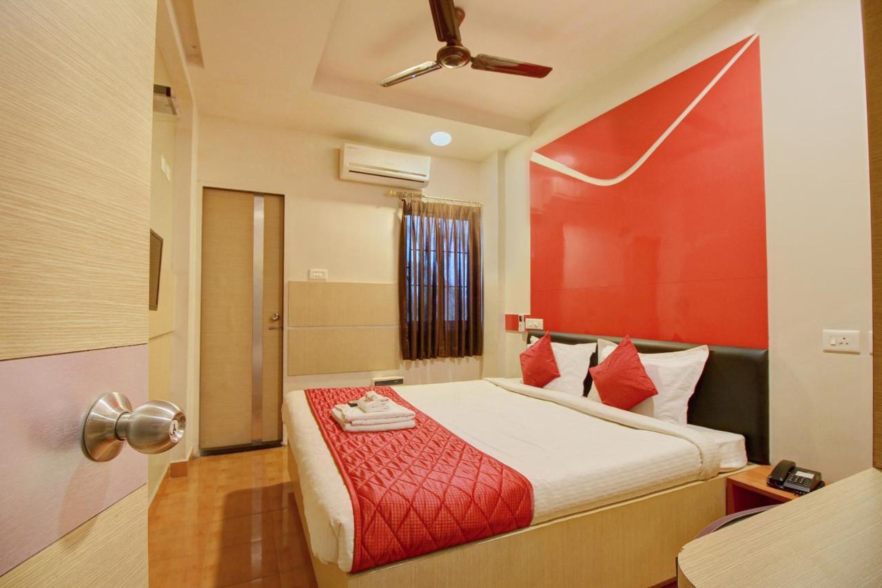 Oyo 968 Hotel Poigai Chennai Bagian luar foto